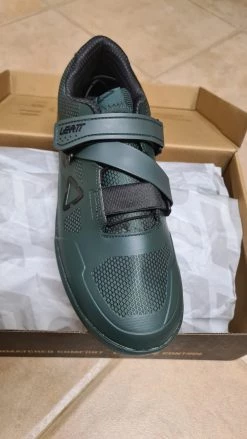 Leatt - 5.0 Klickpedal Shoe - Chaussures de cyclisme -Chaussures d'hiver Soldes leatt 50 klickpedal shoe zapatillas de ciclismo 86860ce9db138a2099ce1ee54198a268 1